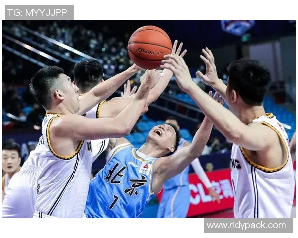 深圳羽毛球队在总决赛积分榜上以90分高居榜首展现强劲实力 深圳羽毛球队在总决赛积分榜上以90分高居榜首展现强劲实力