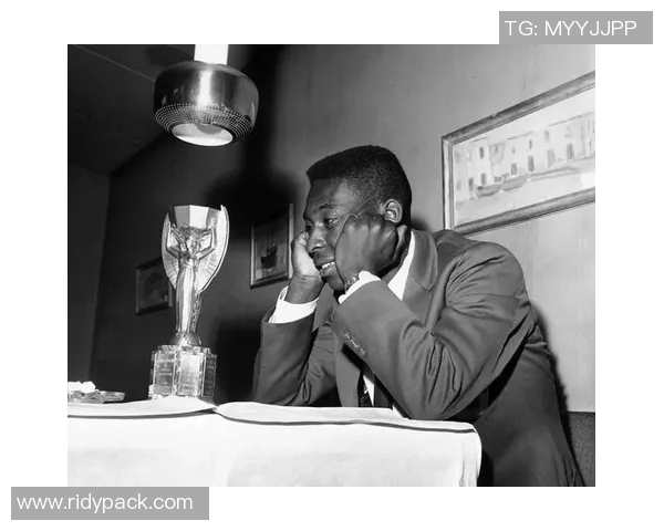 足球传奇贝利的辉煌生涯与不朽成就全景回顾