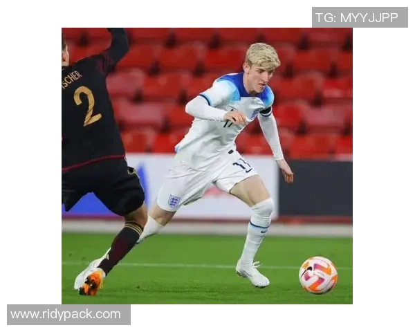 拥抱足球明星特效图展现激情与梦想的完美结合