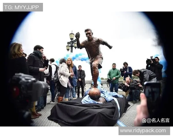 足球明星中的负面榜样口碑最差的球员盘点与分析